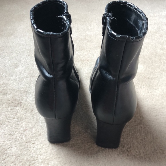 Black heeled boots with inner zip - Picture 2 of 6